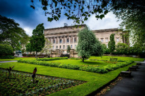 st-johns-gardens-at-the-rear-of-st-georges-hall cropped
