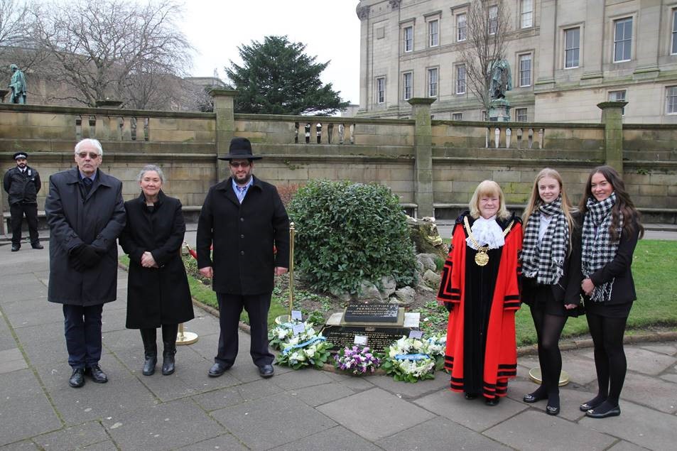 holocaust memorial - Lord Mayor of Liverpool Cllr Mary Rasmussen, with, from left, Cllr Richard Kemp, leader of the opposition, Cllr Jane Corbett, Deputy Mayor, Rabbi Natan Fagleman, Allerton Synagogue, and students from Alsop High School, lay wreaths in St John’s Gardens