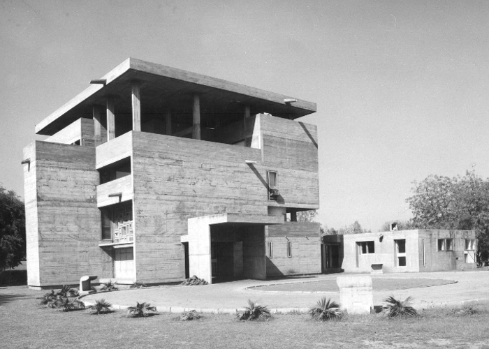 black and white picture of a building designed by Le Corbusier