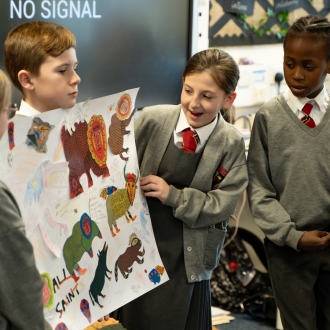 Primary school children and an artist as part of a workshop.