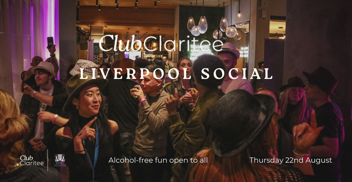 An image of a busy venue with white text "CLUB CLARTEE"